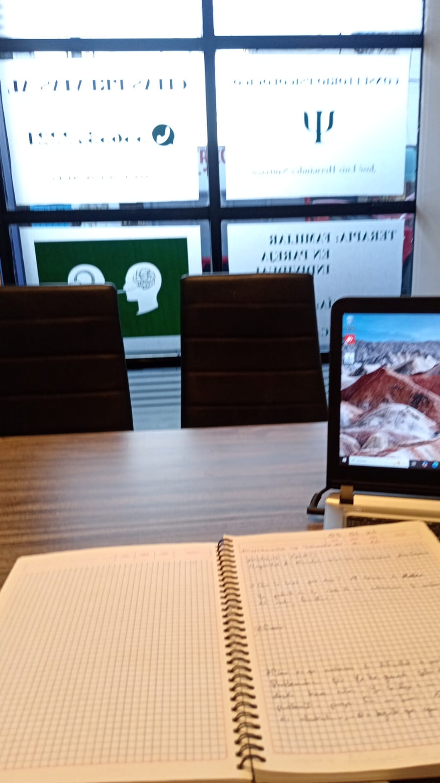 Espacio interior del consultorio psicológico